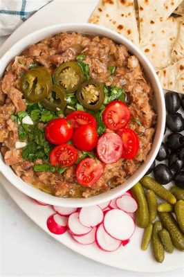  Ful Medames: A Symphony of Creamy Beans and Tangy Spice!