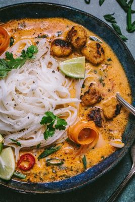  Khao Soi: A Creamy Coconut Curry Noodle Soup That Will Transport Your Taste Buds to Flavor Paradise!